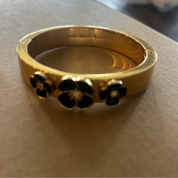 Kate Spade Heritage Gold Bracelet and Earrings - Picture 3 of 4